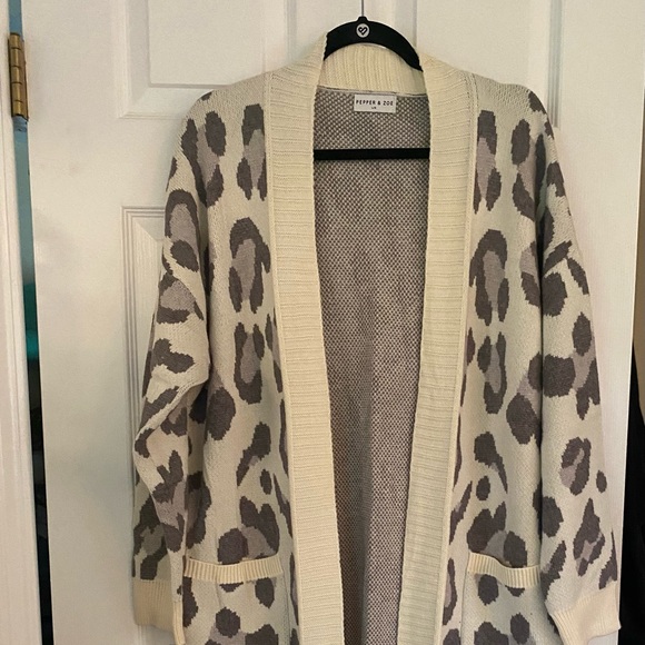 Pepper & Zoe Leopard Cardigan - Picture 2 of 5